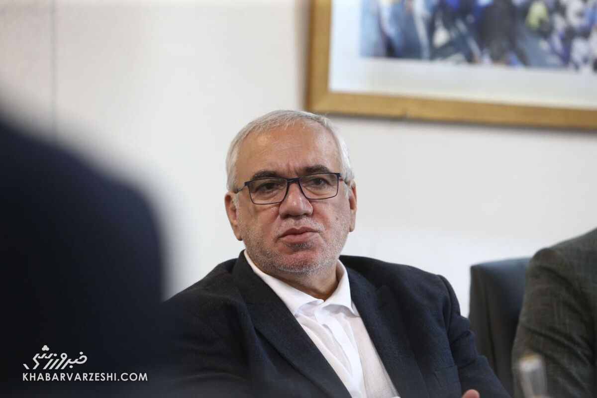 مدیرعامل پرسپولیس کاری نکند حرفهایم برایش گران تمام شود/به جواد نکونام در مورد استقلال مشاوره غلط میدهند/پرسپولیس باید دو میلیارد جریمه بدهد مدیرعامل پرسپولیس کاری نکند حرفهایم برایش گران تمام شود/به جواد نکونام در مورد استقلال مشاوره غلط میدهند/پرسپولیس باید دو میلیارد جریمه بدهد