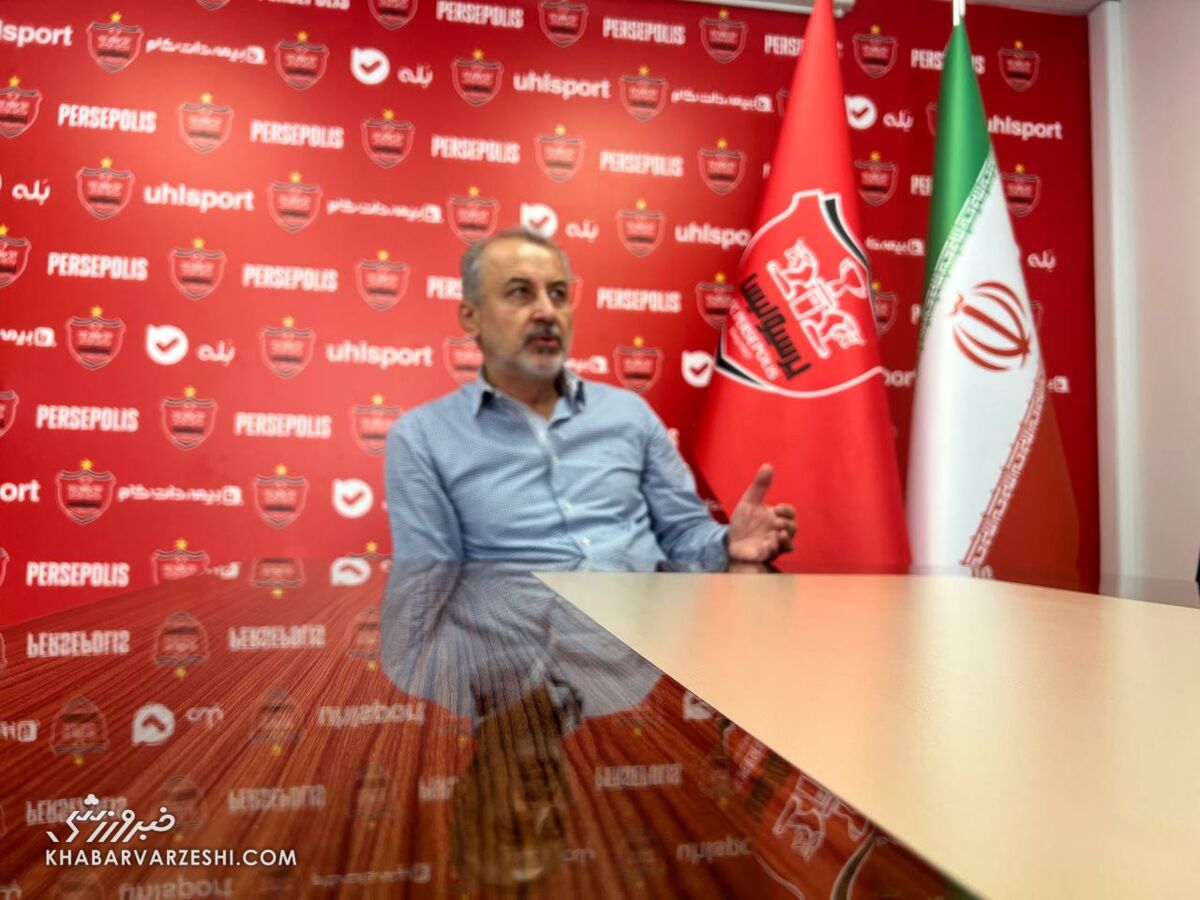 درویش: دایی به من گفت همه جوره روی کمکم حساب کن؛ غیر از سرمربیگری پرسپولیس!/ اگر اشتباه عجیب داور نبود دربی را برده بودیم درویش: دایی به من گفت همه جوره روی کمکم حساب کن؛ غیر از سرمربیگری پرسپولیس!/ اگر اشتباه عجیب داور نبود دربی را برده بودیم