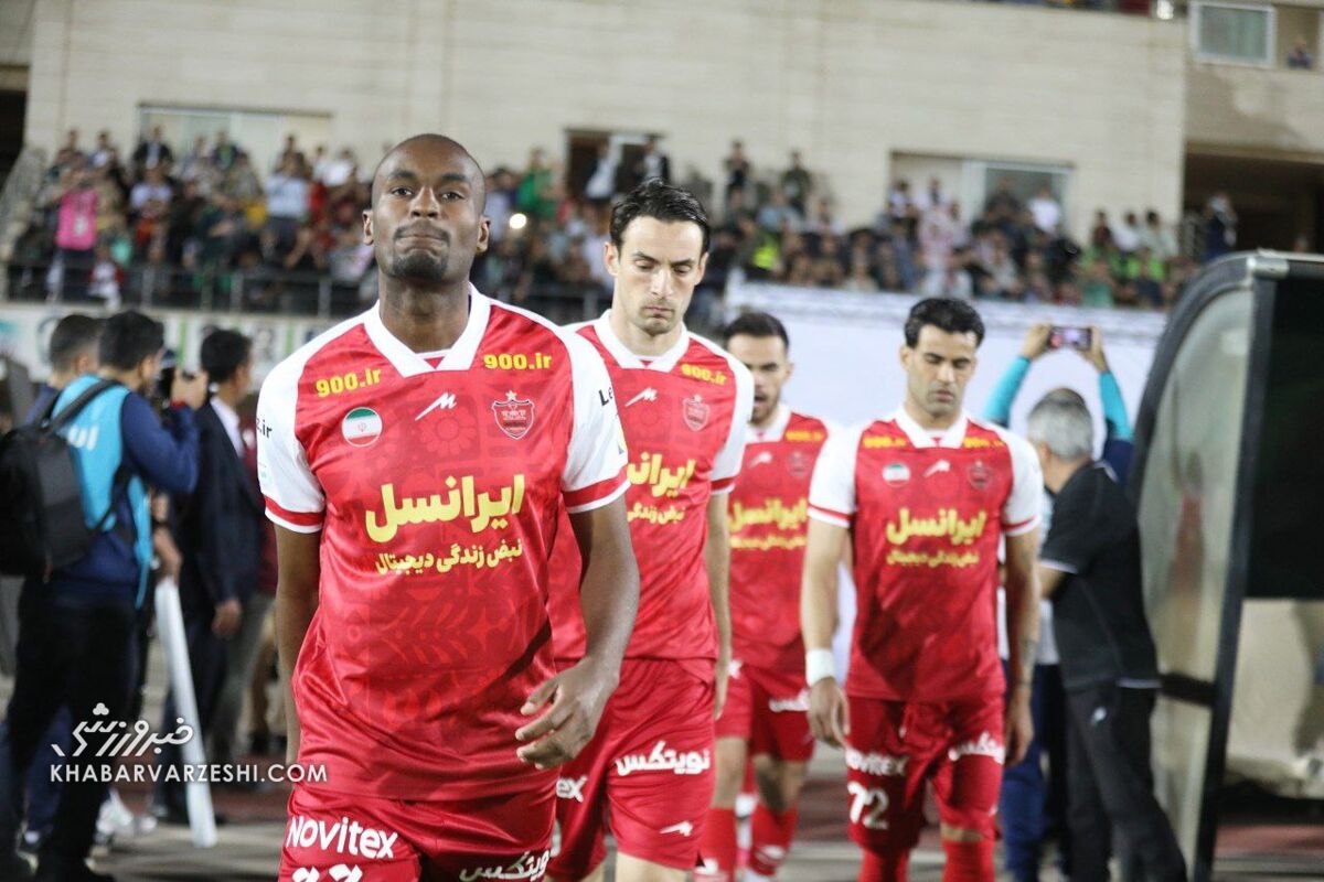 عکس| عبدالکریم حسن به پرسپولیس برگشت عکس| عبدالکریم حسن به پرسپولیس برگشت