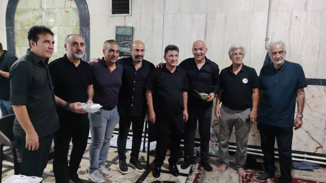 بزرگان استقلال و پرسپولیس در مراسم عزاداری +عکس بزرگان استقلال و پرسپولیس در مراسم عزاداری +عکس