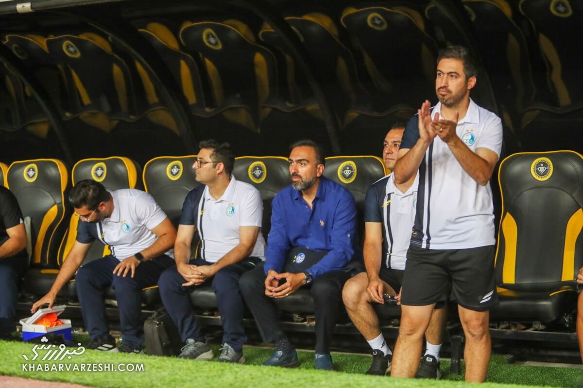 خسرو حیدری: مگر با پرسپولیس، تراکتور یا سپاهان فرق داریم؟/ به هواداران قول میدهم در بازی بعد… +ویدیو خسرو حیدری: مگر با پرسپولیس، تراکتور یا سپاهان فرق داریم؟/ به هواداران قول میدهم در بازی بعد… +ویدیو
