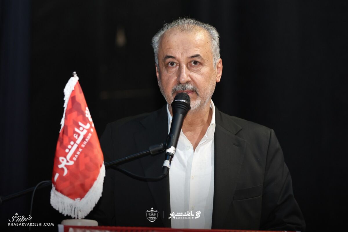 رضا درویش: با قهرمانی پرسپولیس دستمزد هواداران را میدهیم/ علی پروین با تپههای داوودیه برای پرسپولیس جام میآورد رضا درویش: با قهرمانی پرسپولیس دستمزد هواداران را میدهیم/ علی پروین با تپههای داوودیه برای پرسپولیس جام میآورد