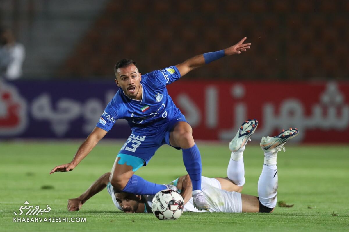 مدافع استقلال به یک رکورد جذاب رسید! مدافع استقلال به یک رکورد جذاب رسید!