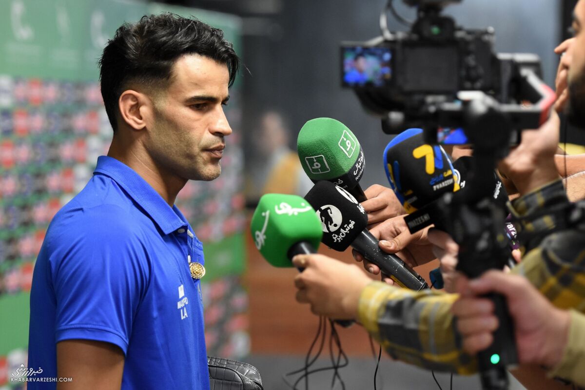 آلکثیر: فحاشی هواداران پرسپولیس؟ من چیزی نشنیدم/ شما دیدید من ۱۱ میلیارد از استقلال گرفتم؟ آلکثیر: فحاشی هواداران پرسپولیس؟ من چیزی نشنیدم/ شما دیدید من ۱۱ میلیارد از استقلال گرفتم؟