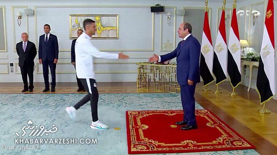ویدیو| استقبال السیسی از تیم ملی مصر ویدیو| استقبال السیسی از تیم ملی مصر