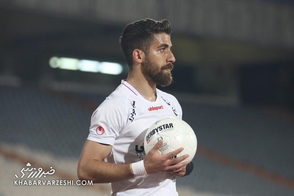 چرا پرسپولیس از خرید فرشاد فرجی منصرف شد؟
 چرا پرسپولیس از خرید فرشاد فرجی منصرف شد؟