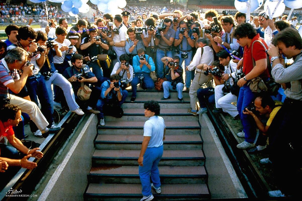 مراسم معارفه دیگو مارادونا در ناپولی