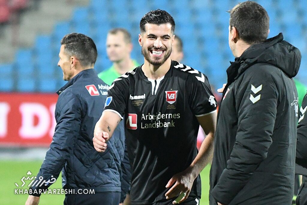 عکس| عزتاللهی بهترین هافبک فصل وایله عکس| عزتاللهی بهترین هافبک فصل وایله