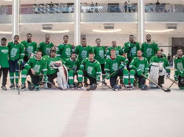 مدال برنز تاریخی بر گردن ملی‌پوشان هاکی روی یخ ایران