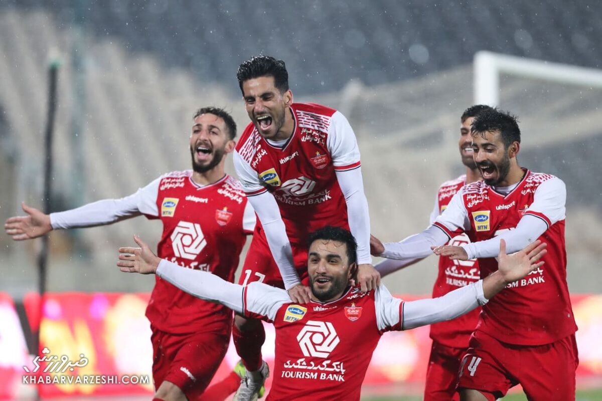 جزیره دور افتاده بروم کامیابینیا را میبرم!/ این چهار نفر را برای تیمم میخواهم/ جدیتر از سید جلال نداریم جزیره دور افتاده بروم کامیابینیا را میبرم!/ این چهار نفر را برای تیمم میخواهم/ جدیتر از سید جلال نداریم