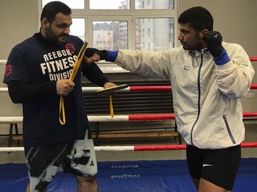 الهامی کمربند قهرمانی را از دست داد