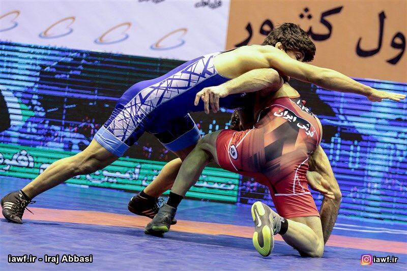 ضرب و شتم داور در مسابقات کشتی در ایران/ لغو مسابقات به دلیل درگیری شدید 