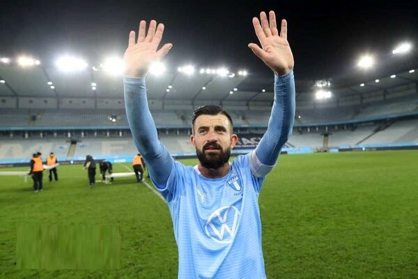 ویدیو| خداحافظی بهرنگ صفری بازیکن ایرانی-سوئدی تیم مالمو