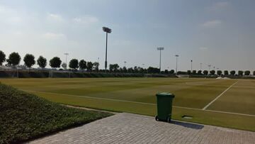 عکس| زمین تمرین پرسپولیس در قطر آماده شد