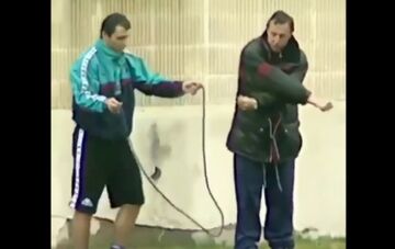 ویدیو| آموزش جالب طنابزنی توسط کرویف به استویچکوف و واکنش گواردیولا