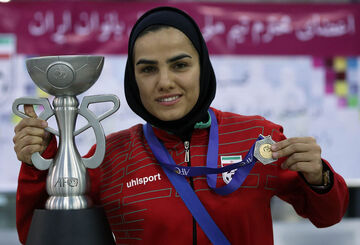 عکس| رقابت دختران ایران در بهترین‌های ۱۴۰۱/ انتخاب شما کدام است؟
