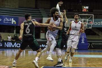 گزارش تصویری| برتری تیم بسکتبال شیمیدر قم برابر ذوب آهن اصفهان