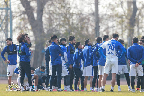 تمرین استقلال دی 99