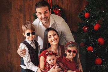 عکس| خانواده استراماچونی قرمزپوش شدند