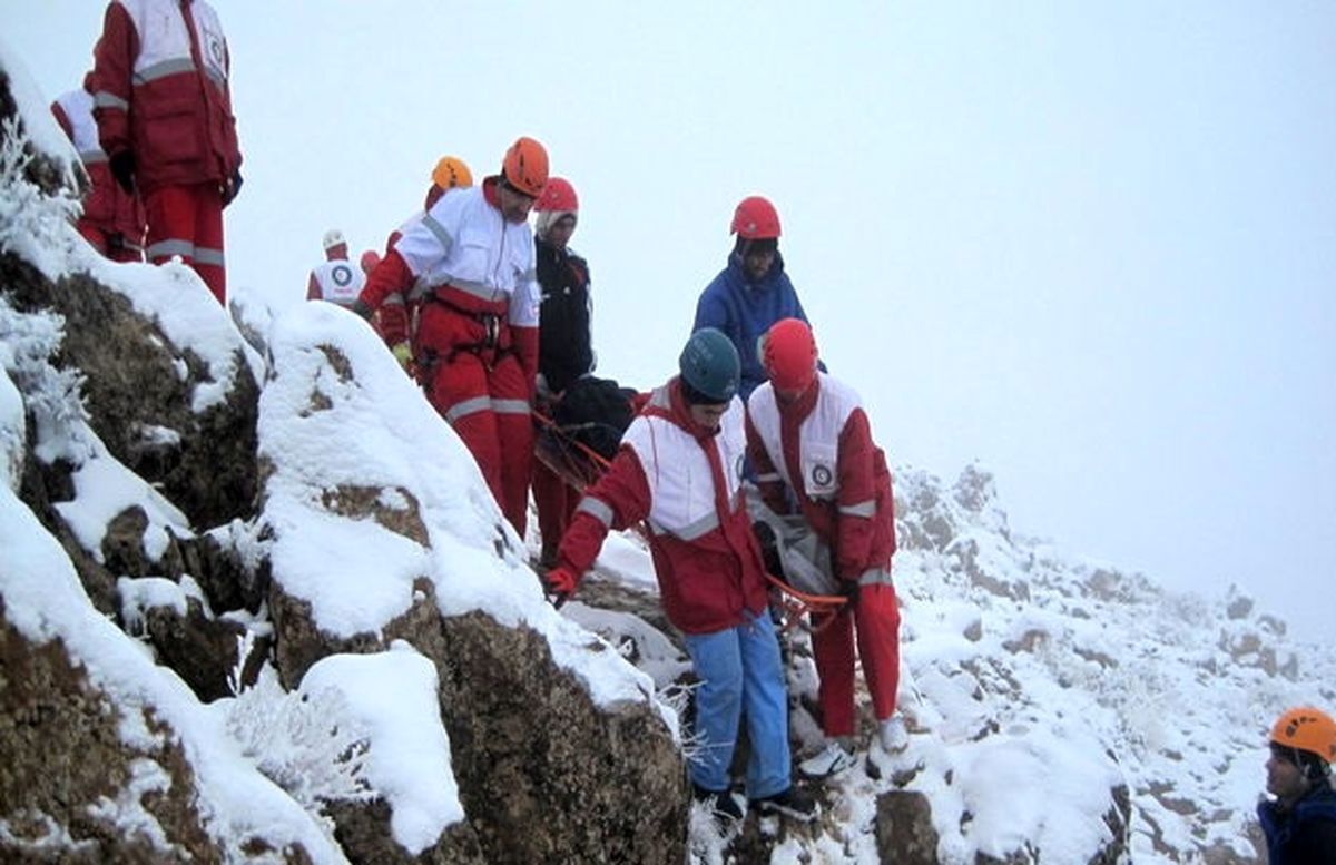 بازخوانی حادثه کوهنوردی تهران؛ جنازه‌ای با کفش‌های کتانی در برف ۲ متری!