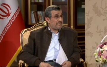 ویدیو| احمدی‌نژاد: پیراهن مارادونا در موزه است