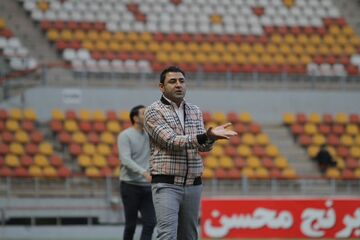 مربی شمس آذر به گل گهر پیوست