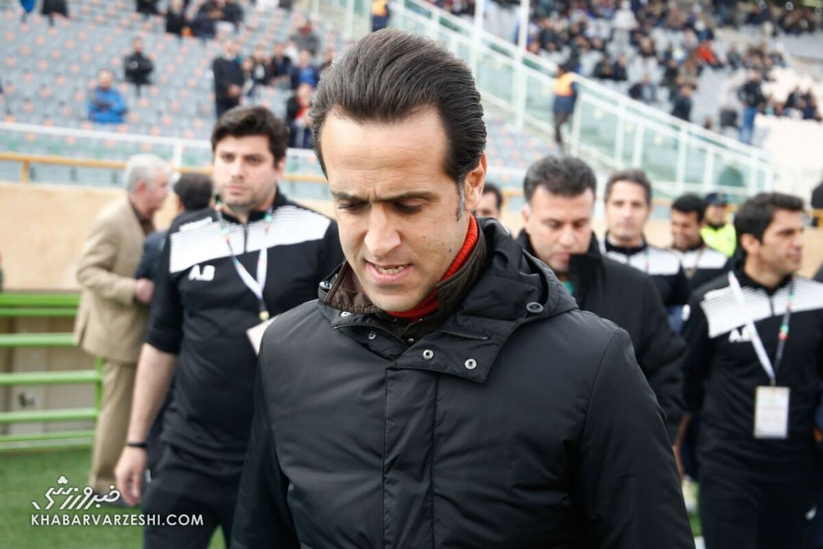 علی کریمی در فدراسیون فوتبال حاضر شد
