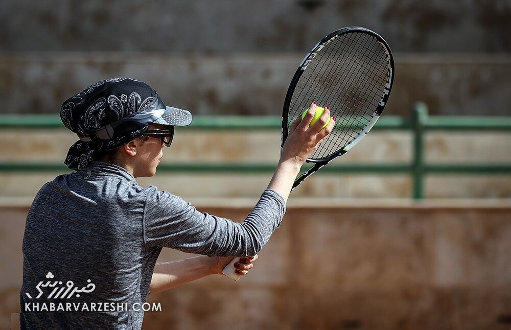 یاسمین سعادت: امیدوارم تنیس حرفه‌ای‌ شود
