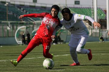 گزارش تصویری| برتری شهرداری بم مقابل ذوب آهن در لیگ برتر فوتبال بانوان