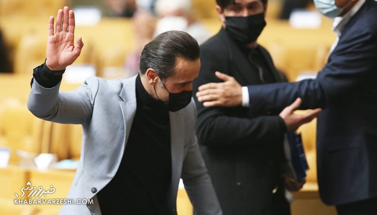 این ۹ نفر که به علی کریمی رای دادند چه کسانی هستند؟ این ۹ نفر که به علی کریمی رای دادند چه کسانی هستند؟