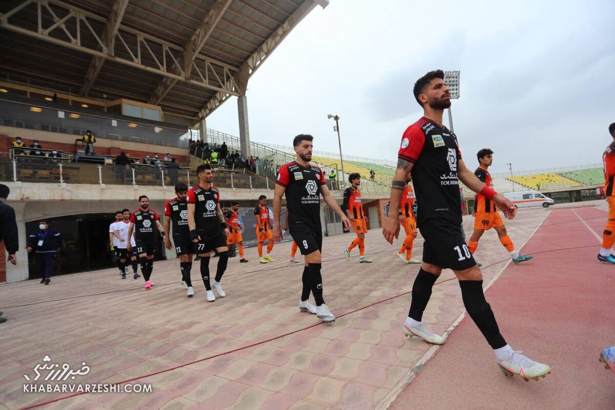 عکس| ترسناک‌ترین نیمکت در فوتبال ایران؛ جمع عجیب ستاره‌ها