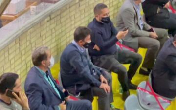 ویدیو| حضور امیر قلعه‌نویی در فینال لیگ والیبال