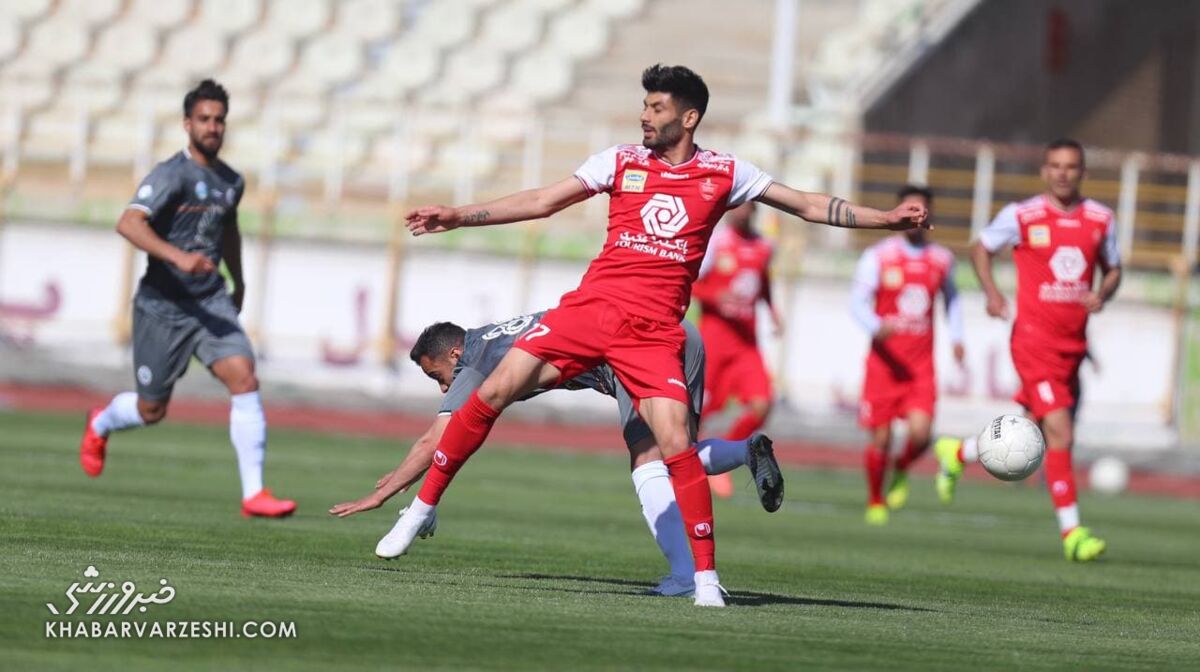 بازگشت آقایی به ترکیب پرسپولیس/ ترافیک خط هافبک پرسپولیس شدید شد بازگشت آقایی به ترکیب پرسپولیس/ ترافیک خط هافبک پرسپولیس شدید شد