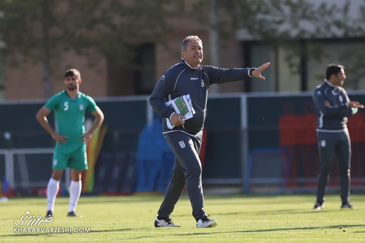 عکس| رضایت دراگان اسکوچیچ از محل تمرین تیم ملی در کیش عکس| رضایت دراگان اسکوچیچ از محل تمرین تیم ملی در کیش