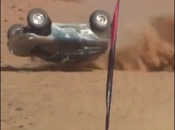 ویدیو| لحظه حادثه وحشتناک در مسابقات اتومبیلرانی عربستان 