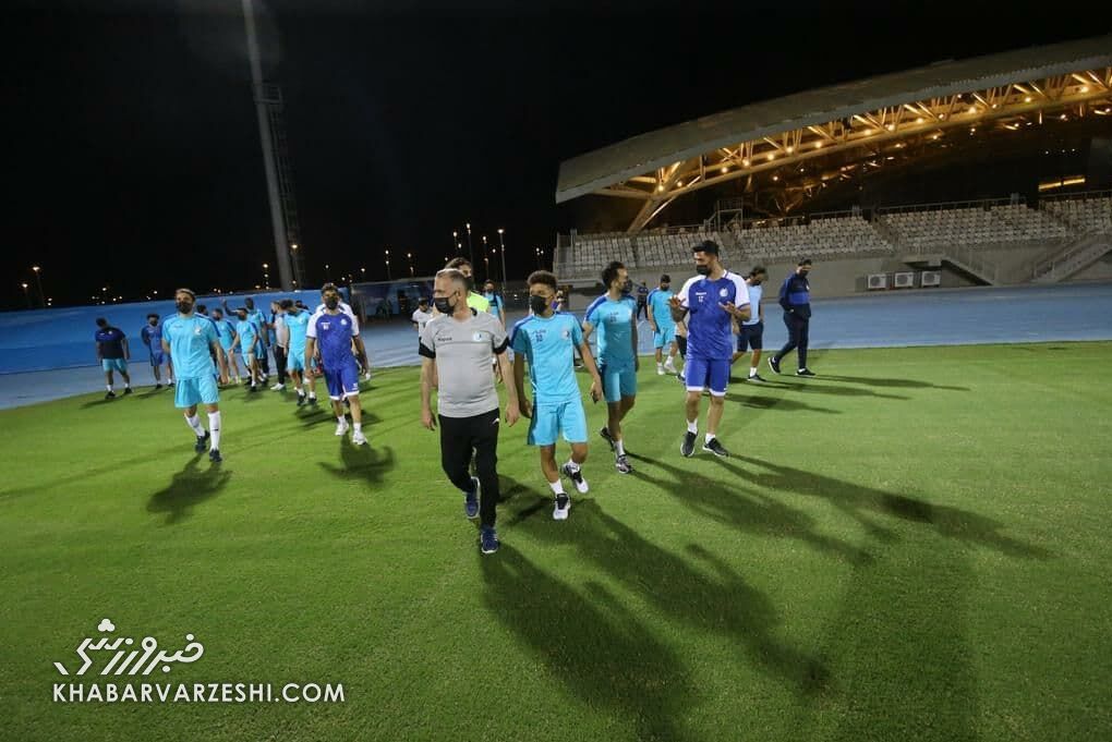 اقدام عجیب AFC علیه بازیکنان قبل از بازی استقلال-الاهلی
