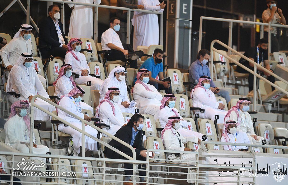 شاهزاده سعودی تماشاگر استقلال - الاهلی