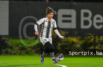 اتفاق تاسف بار در بلژیک/ حجاب مانع بازی فوتبالیست زن ایرانی شد!