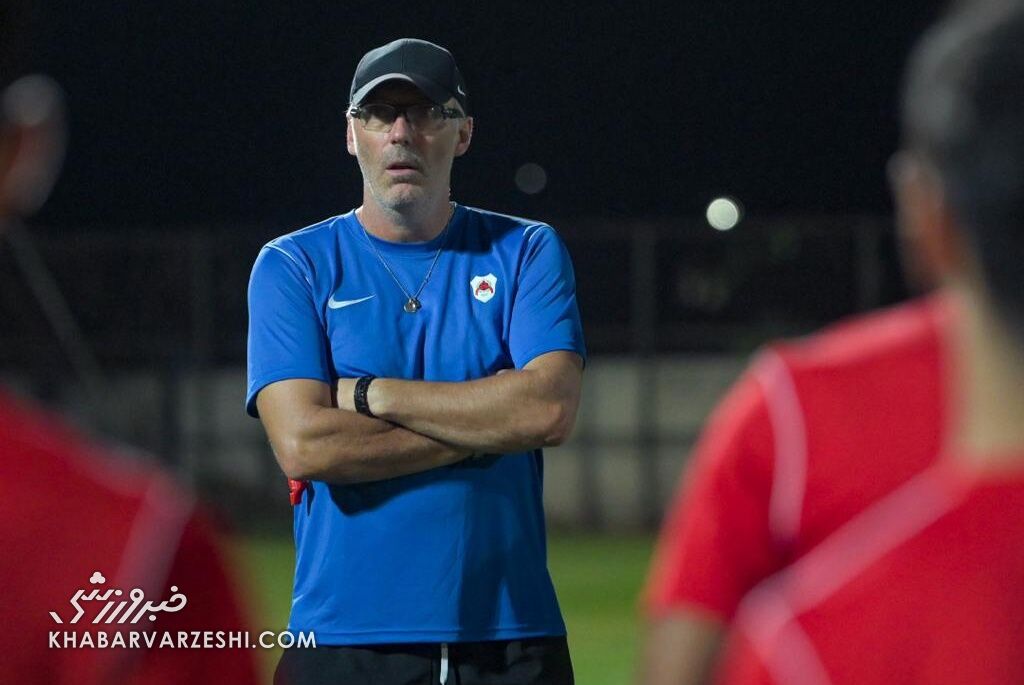 سرمربی الاتحاد ماندنی شد
