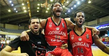 ویدیو| خوشحالی بازیکن آمریکایی با پرچم ایران