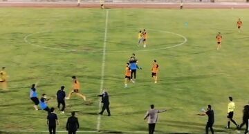 ویدیو| گل شگفت انگیز توسط دروازه بان شهید قندی یزد در لیگ دسته دو