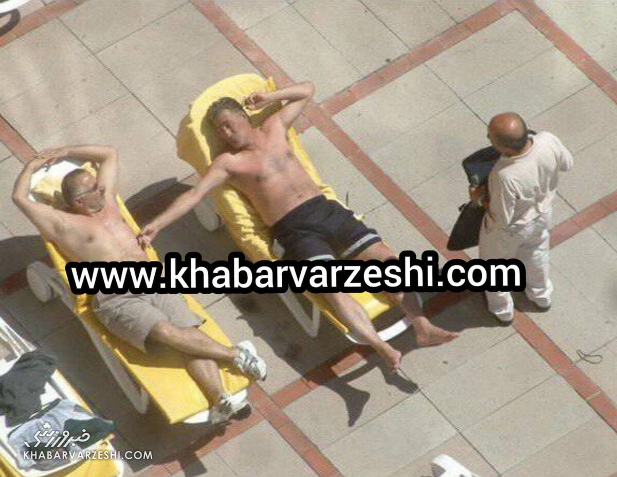 تصویر منتشر نشده ناصر حجازی در استخر هتل شرایتون/ چه کسی اسطوره استقلال را همراهی می‌کرد؟