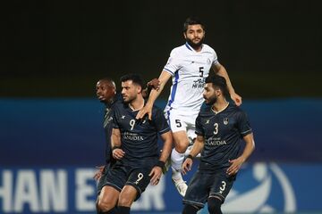 مدافع ملی‌پوش استقلال در دربی نیمکت نشین می‌شود