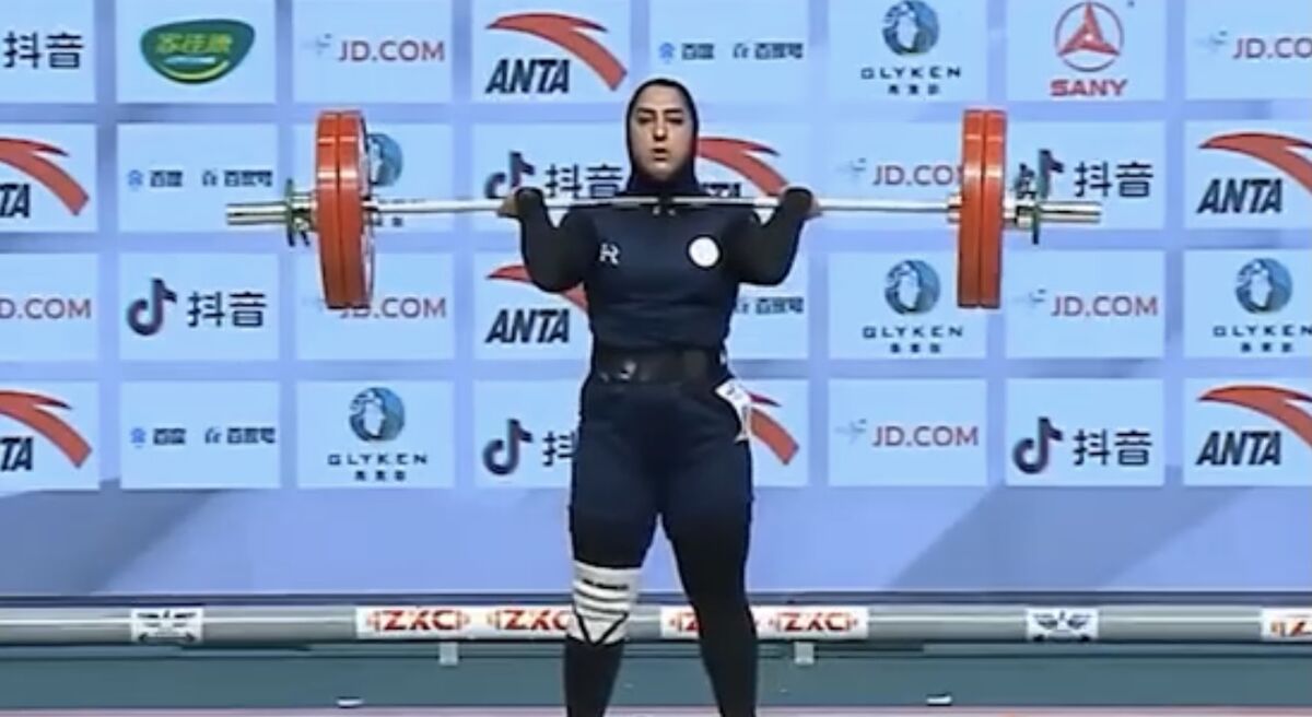 ویدیو| شکسته شدن رکورد وزنه‌برداری توسط بانوی ایرانی