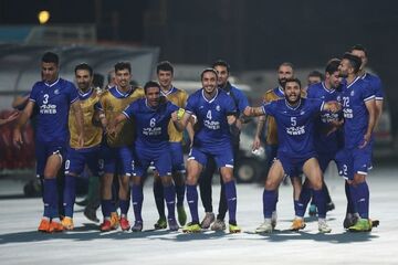 در جلسه دیشب استقلالی‌ها چه گذشت؟/ حمایت هیئت مدیره استقلال از فرهاد و بازیکنان