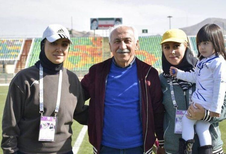 عکس | اتفاق جالب توجه؛ مربی مطرح فوتبال ایران دستیار دخترش در تیم ملی بانوان شد