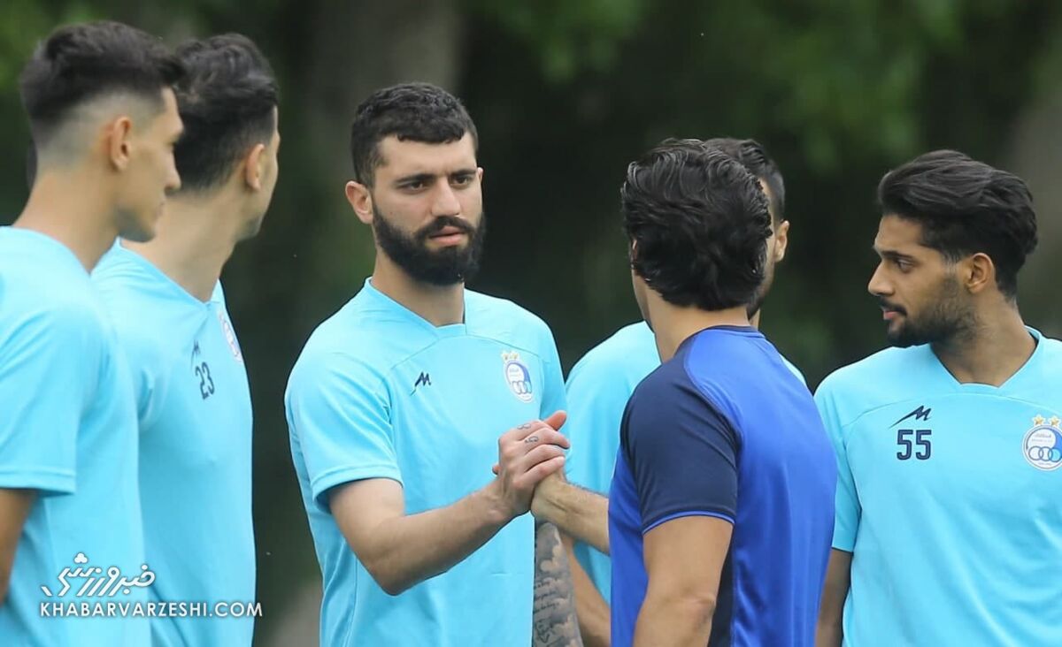 تصاویر| خوش و بش فرهاد مجیدی با سورپرایز استقلال در دربی تصاویر| خوش و بش فرهاد مجیدی با سورپرایز استقلال در دربی