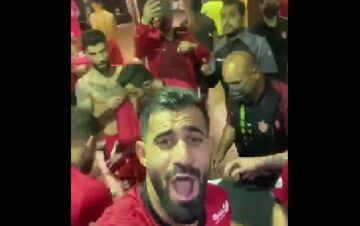 ویدیو| رختکن تیم پرسپولیس پس از پیروزی در دربی