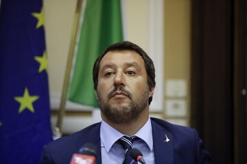 واکنش وزیر ایتالیایی جنجالی‌تر از آذری جهرمی/ پیرلو به وزیر کشور ایتالیا حمله نکرد
