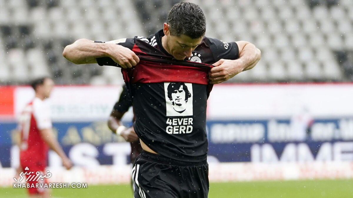 ادای احترام لواندوفسکی به مولر